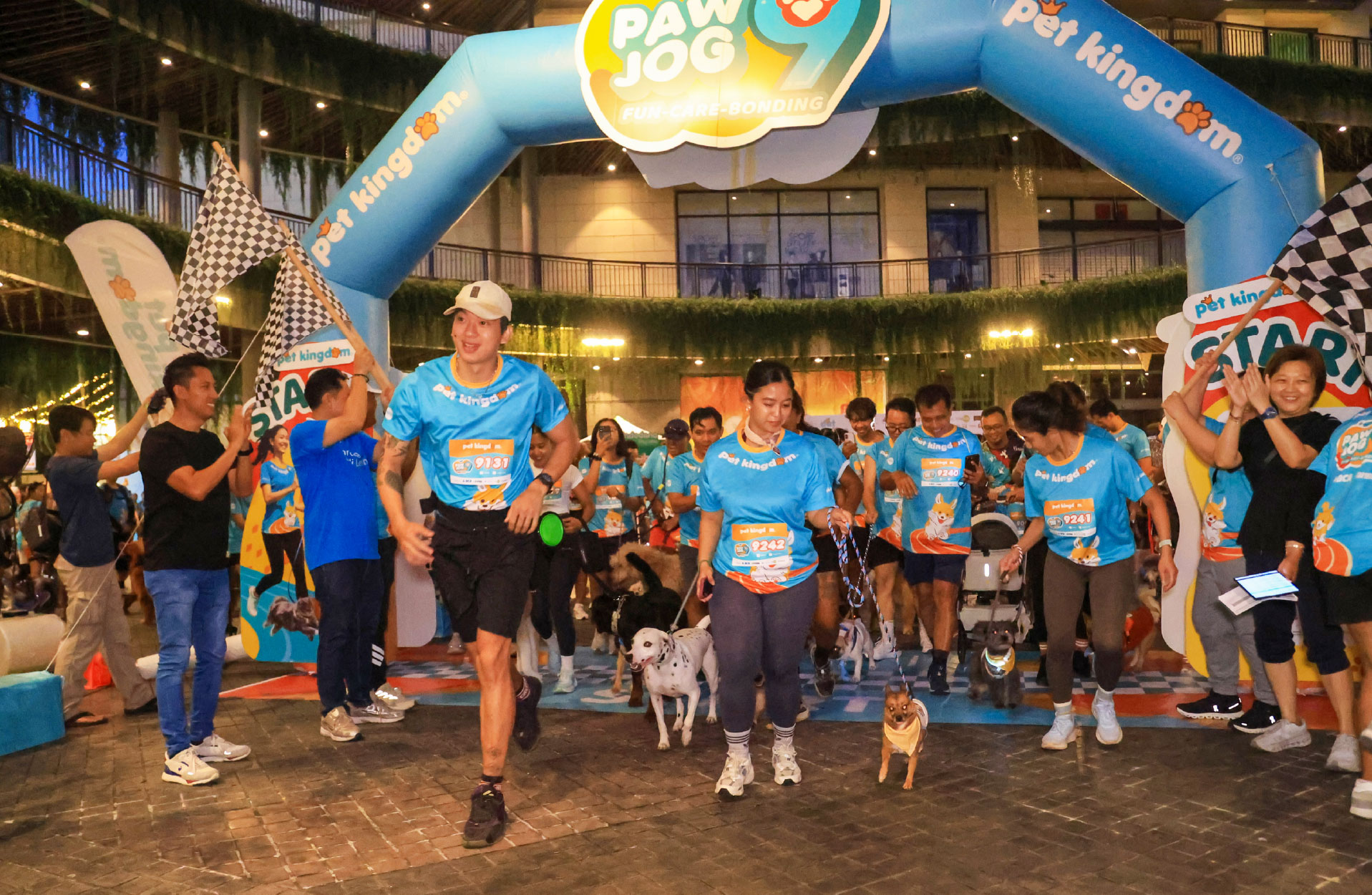 Ratusan Pawrents Meriahkan PAWJOG Perdana PET KINGDOM di Living World Denpasar