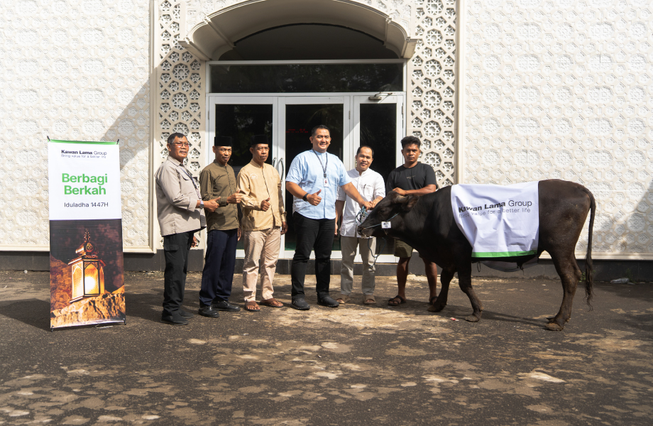 Rayakan Iduladha 1447 H, Kawan Lama Group Salurkan 5 Ekor Sapi dan 4 Ekor Kambing di Tiga Kota