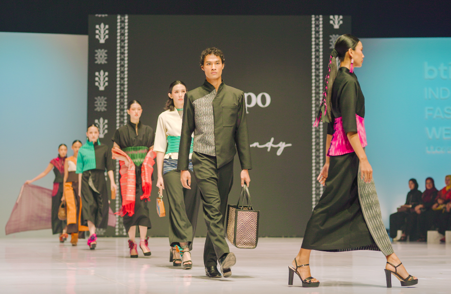 Pendopo and Julia Orlandy Bring Batak Ulos to the Modern Runway with "Nadi di Tondi" at IFW 2026